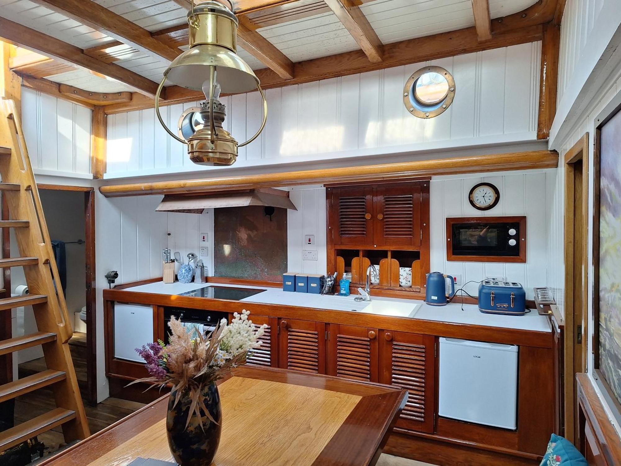 Historic Wooden Ship 'Ursula' Hotel East Cowes Luaran gambar