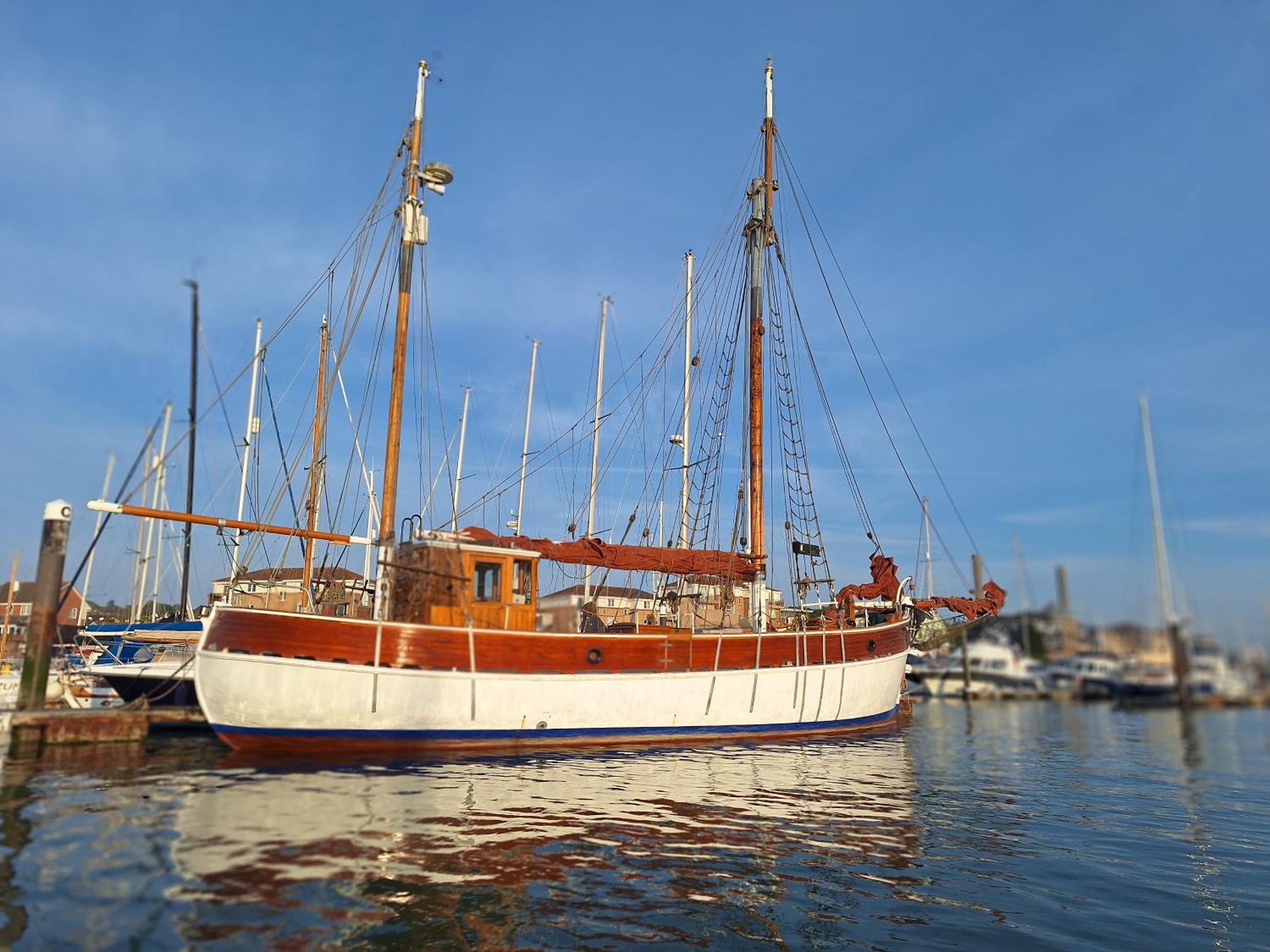 Historic Wooden Ship 'Ursula' Hotel East Cowes Luaran gambar
