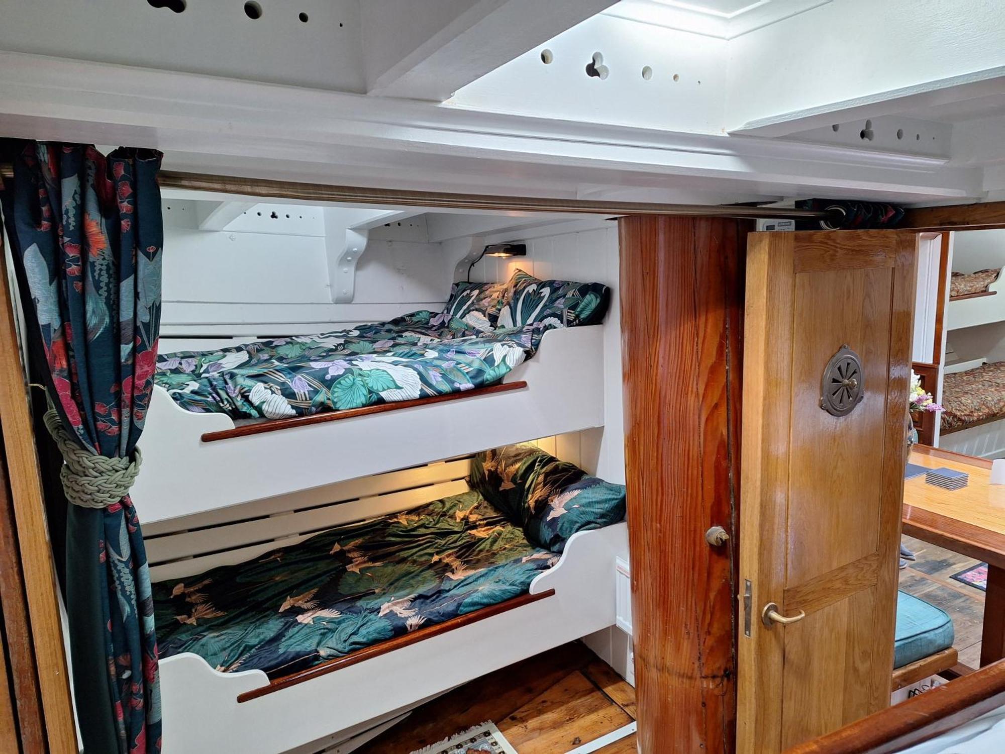 Historic Wooden Ship 'Ursula' Hotel East Cowes Luaran gambar