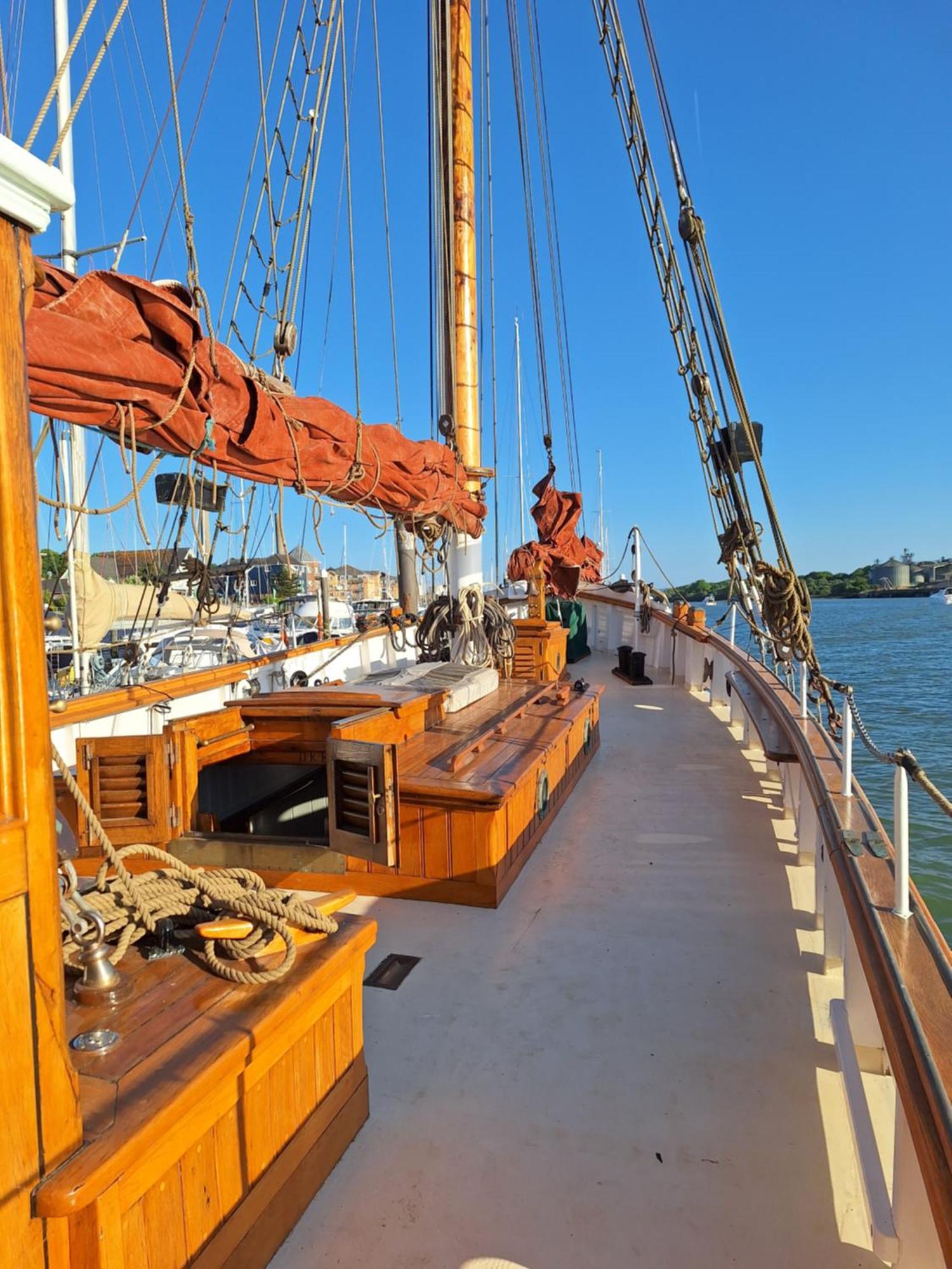 Historic Wooden Ship 'Ursula' Hotel East Cowes Luaran gambar